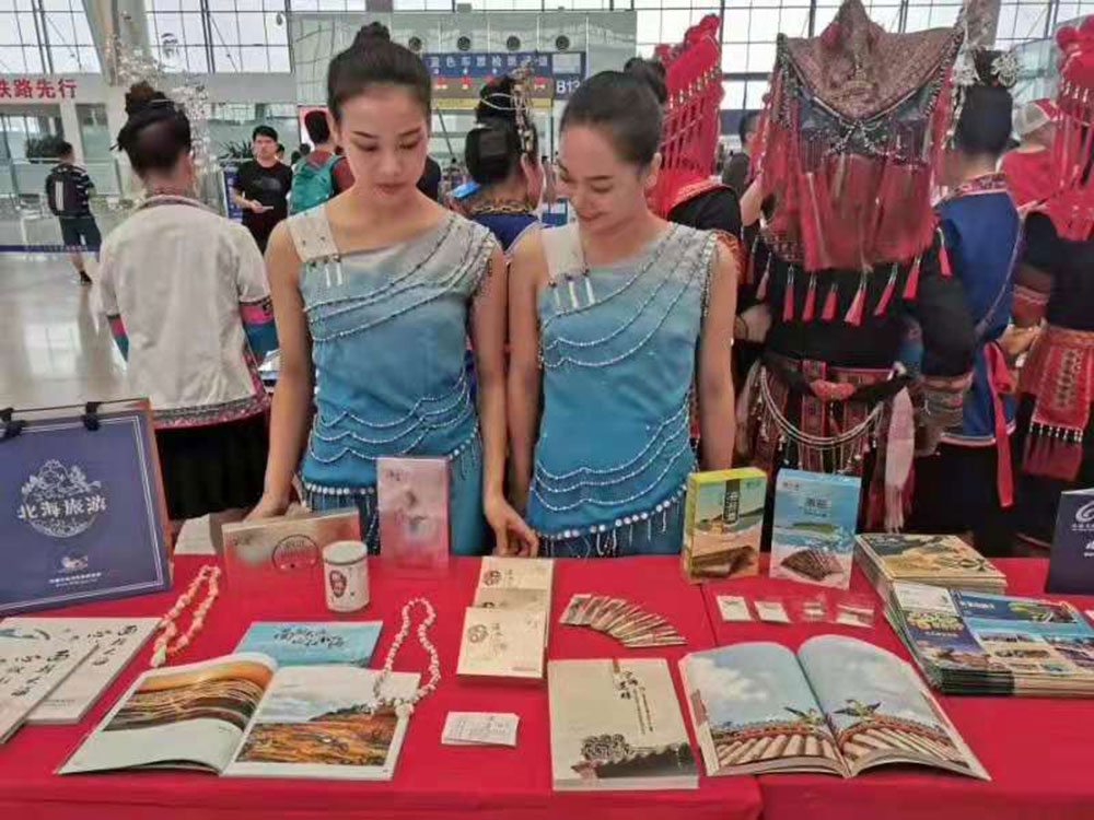 搭乘首發(fā)高鐵，海真珠珍珠粉抵達東方明珠